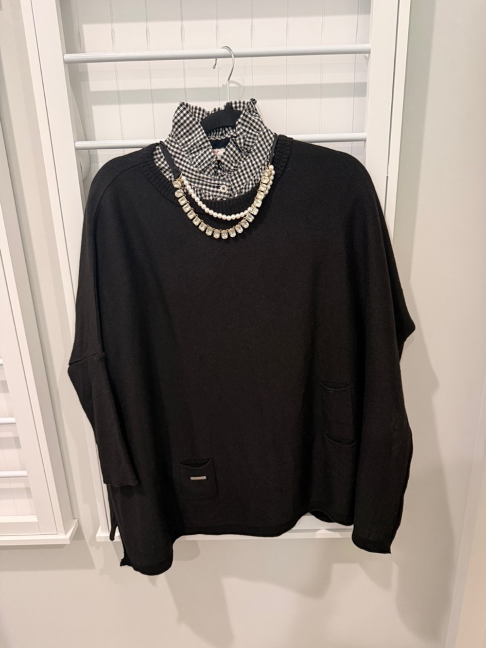Black Women's Crewneck Sweater - Relaxed Pullover